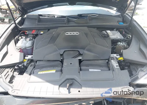 2019 Audi Q8 Premium z USA, uszkodzony, nr VIN WA1AVAF11KD010103